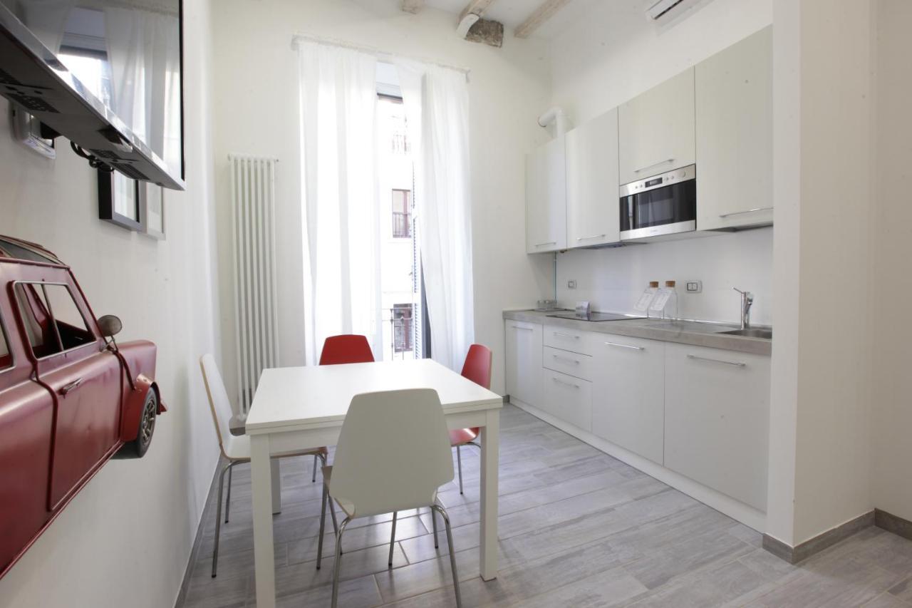 Amazing Apartment In City Center With Balcony Milaan Buitenkant foto