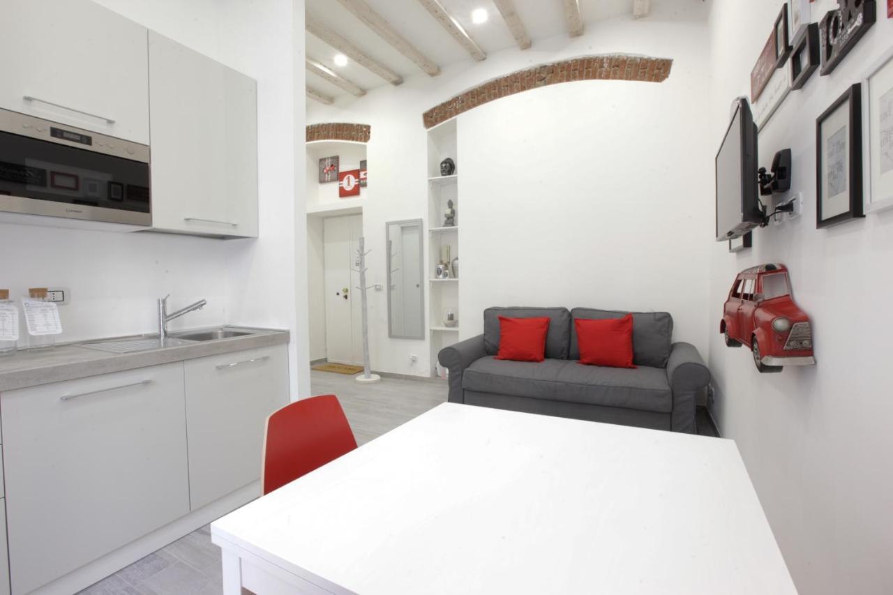 Amazing Apartment In City Center With Balcony Milaan Buitenkant foto