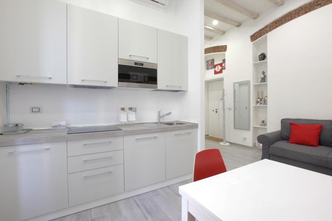 Amazing Apartment In City Center With Balcony Milaan Buitenkant foto