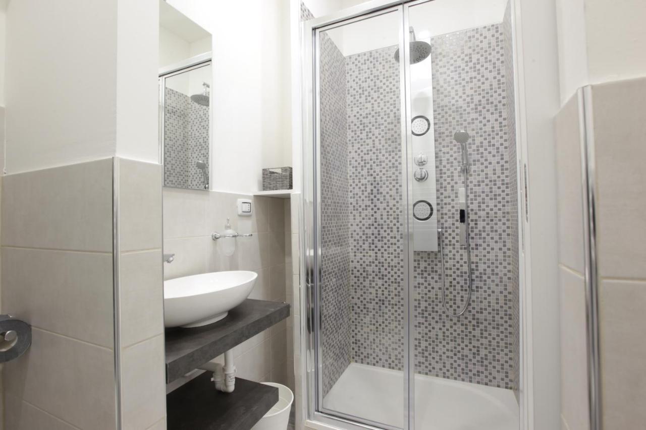 Amazing Apartment In City Center With Balcony Milaan Buitenkant foto
