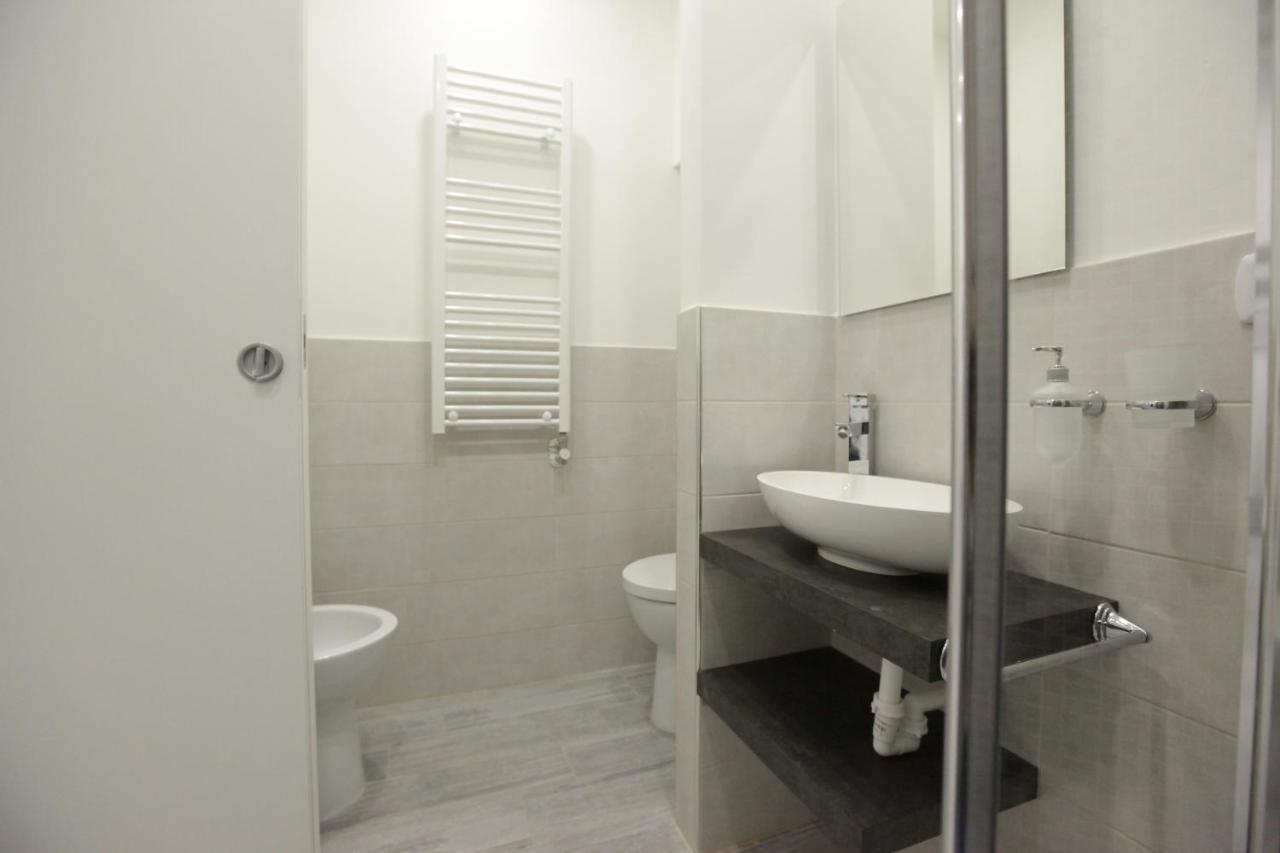 Amazing Apartment In City Center With Balcony Milaan Buitenkant foto
