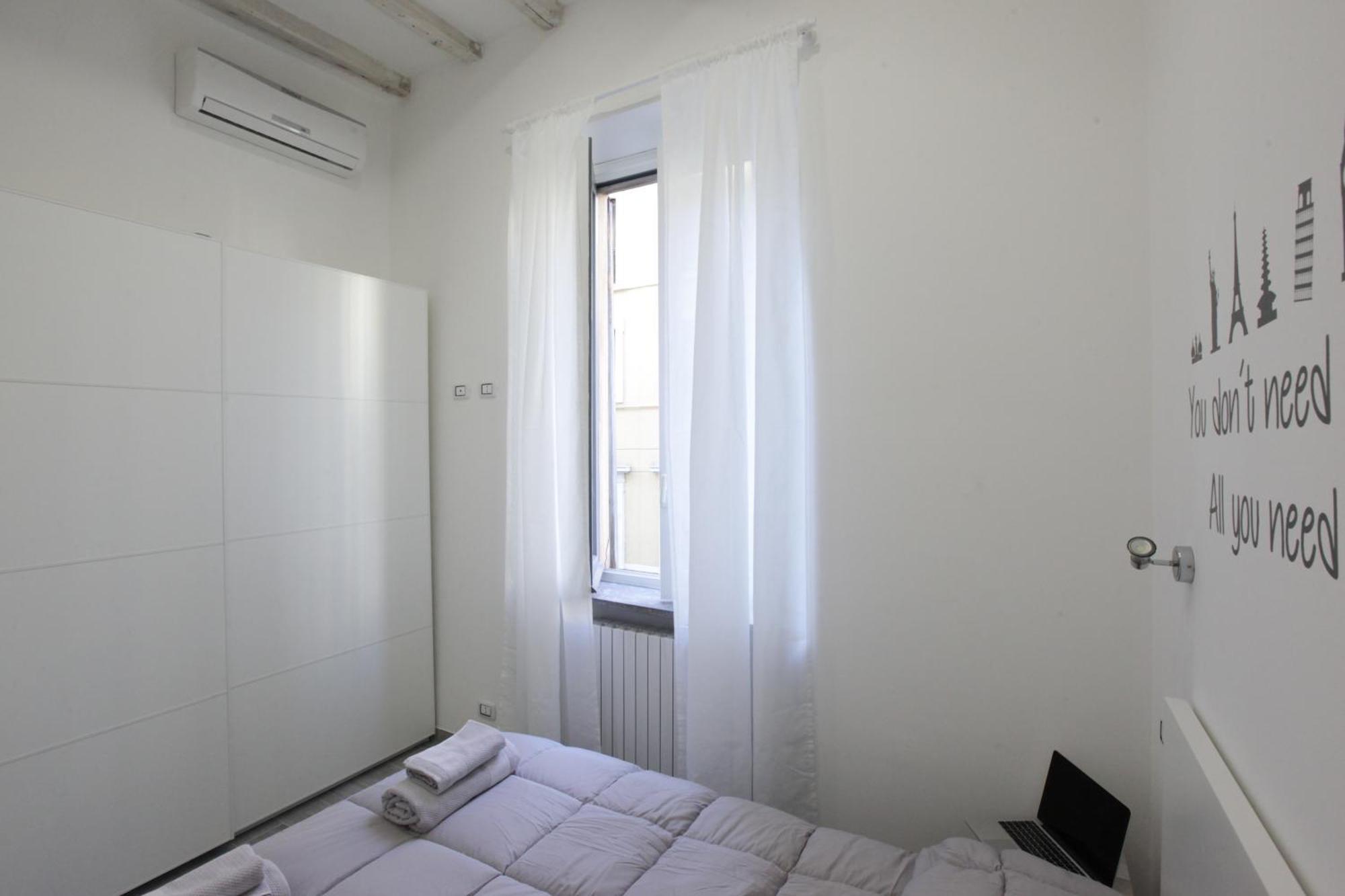 Amazing Apartment In City Center With Balcony Milaan Buitenkant foto