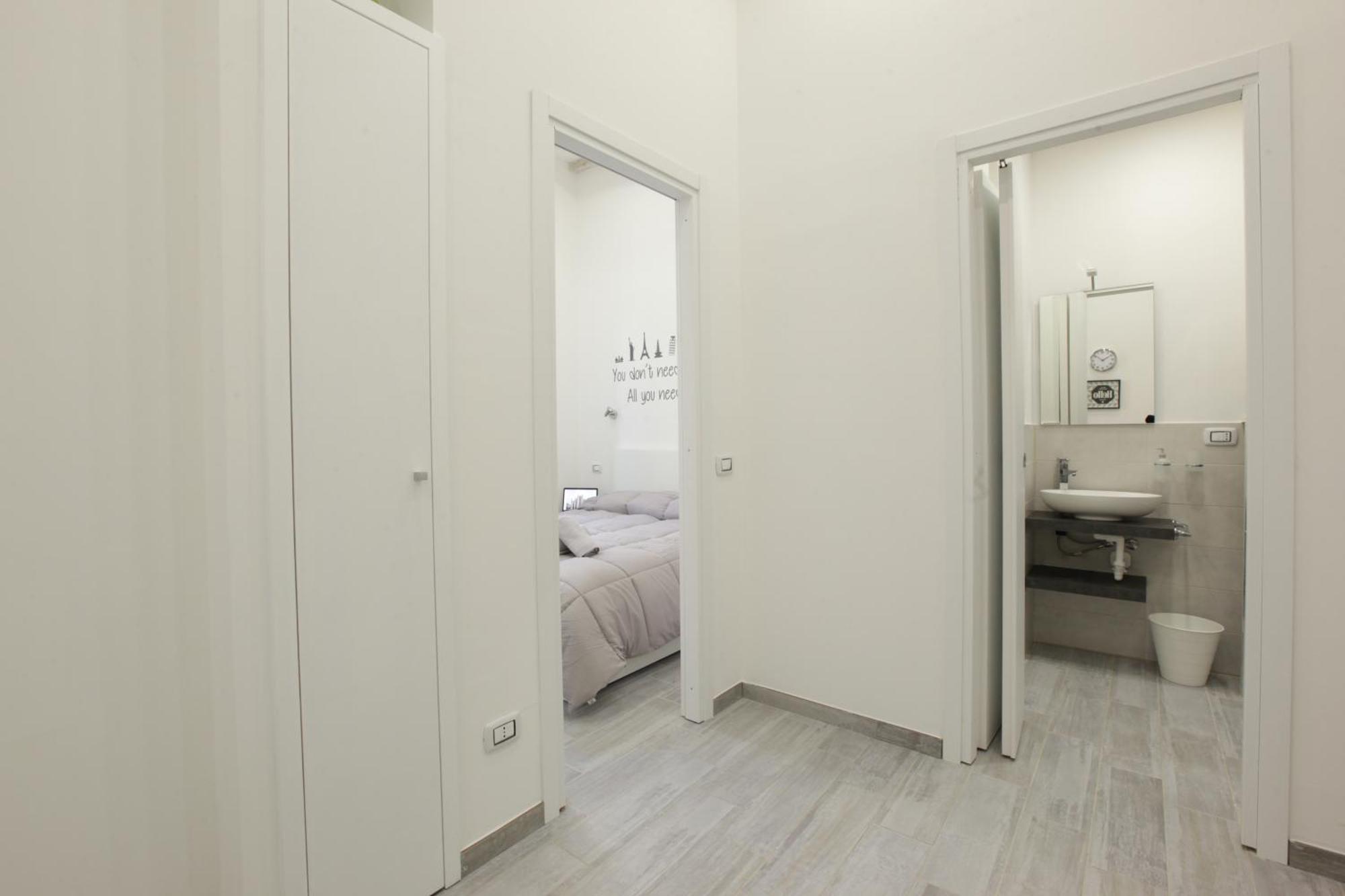Amazing Apartment In City Center With Balcony Milaan Buitenkant foto