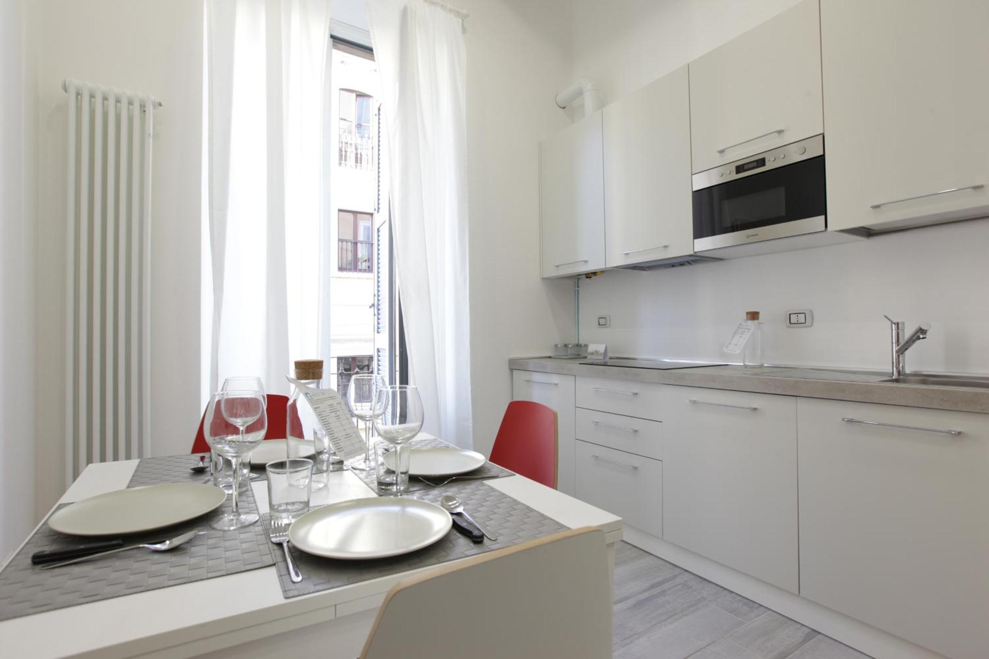 Amazing Apartment In City Center With Balcony Milaan Buitenkant foto